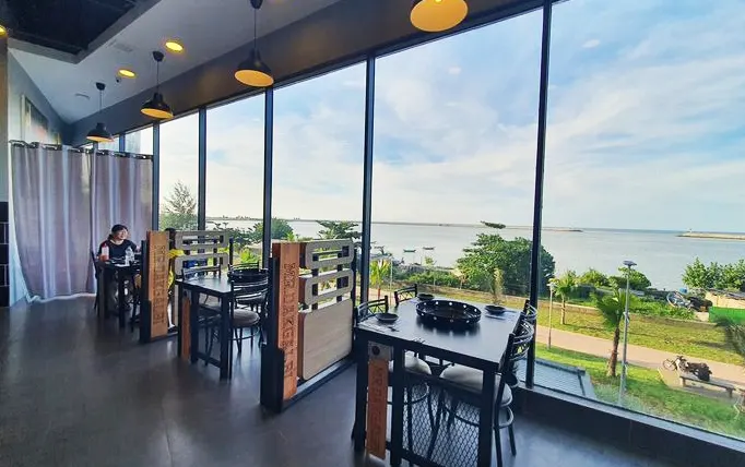 Mr.Dakgalbi KTCC (Kuala Terengganu) - Beautiful ocean view